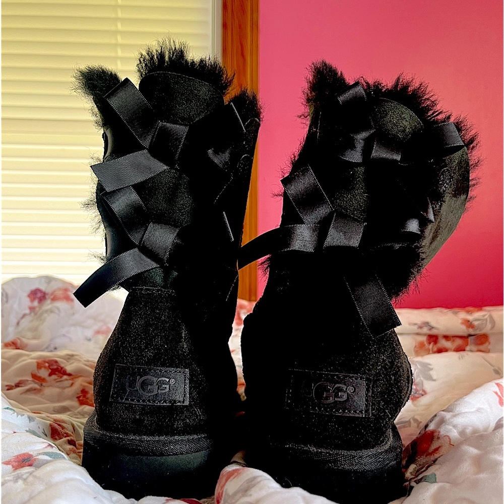 Bailey Bow Black Uggs Boots
